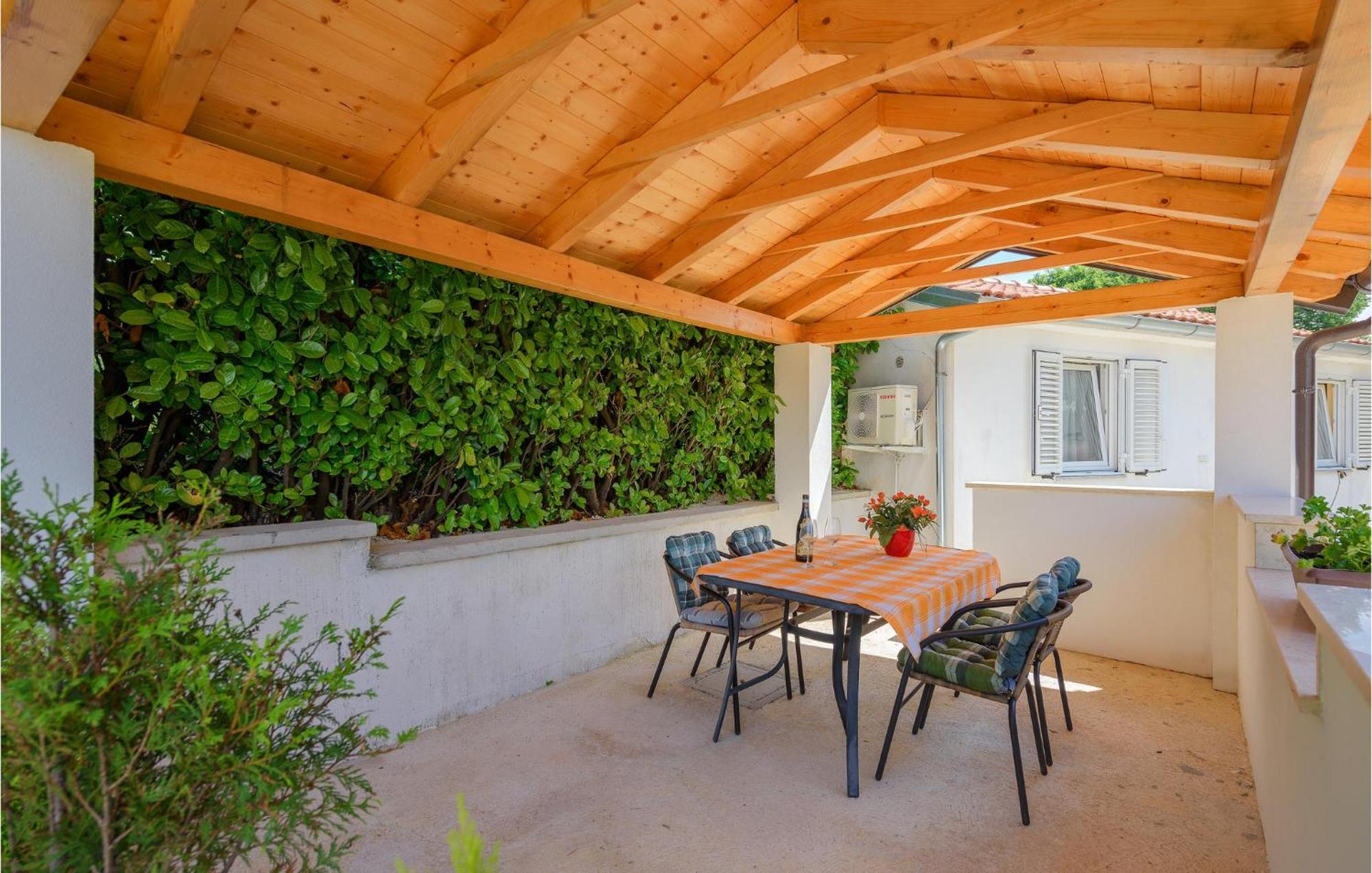 Awesome Home In Zminj With Wifi Dış mekan fotoğraf
