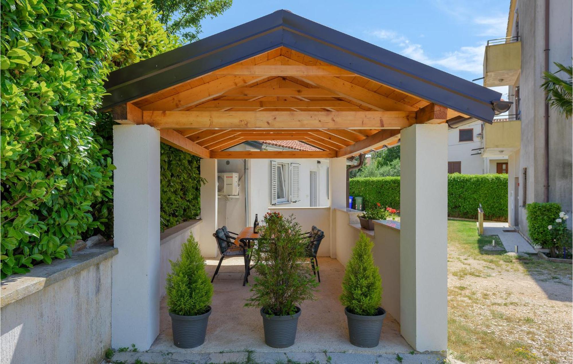 Awesome Home In Zminj With Wifi Dış mekan fotoğraf