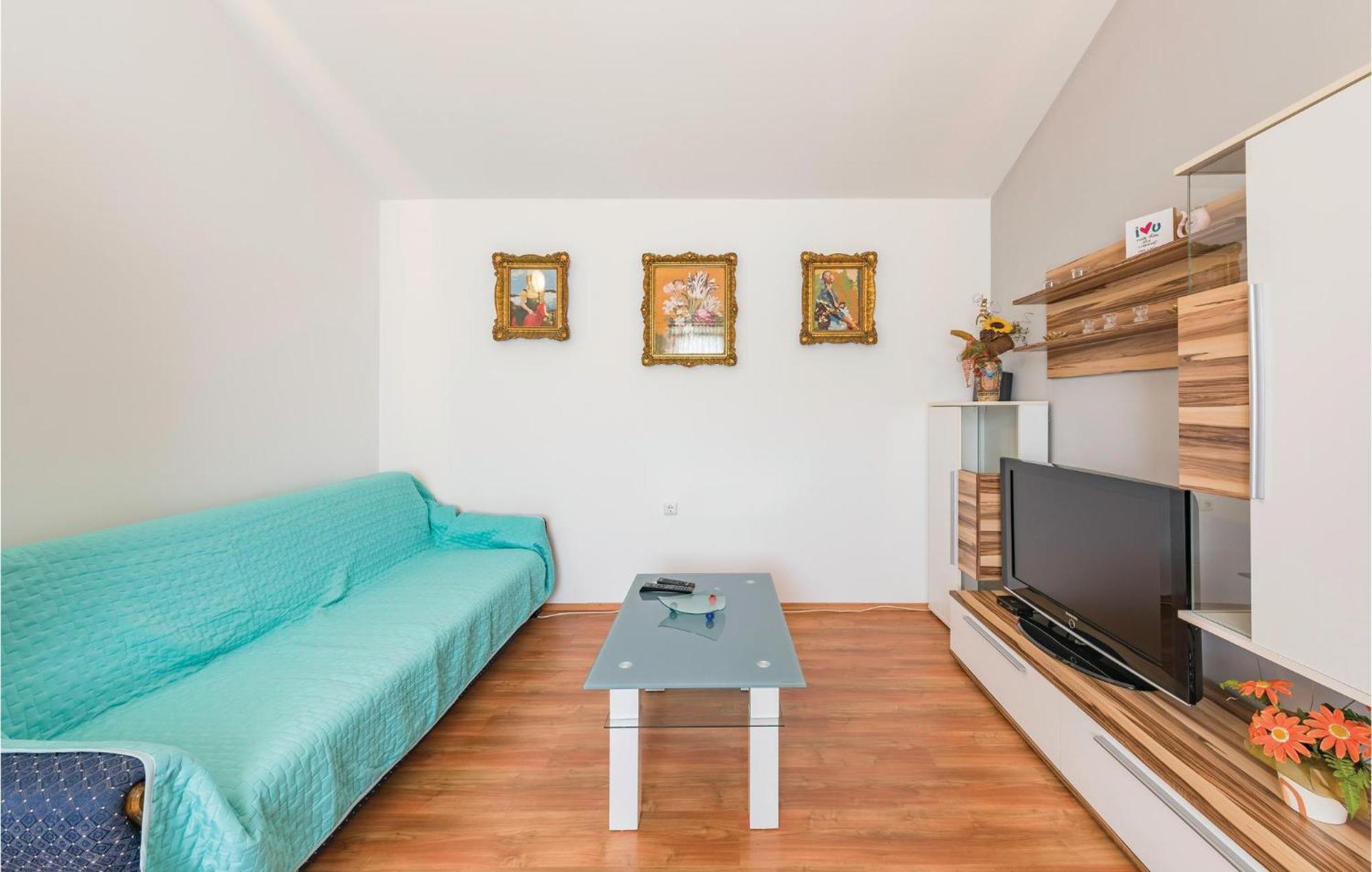 Awesome Home In Zminj With Wifi Dış mekan fotoğraf