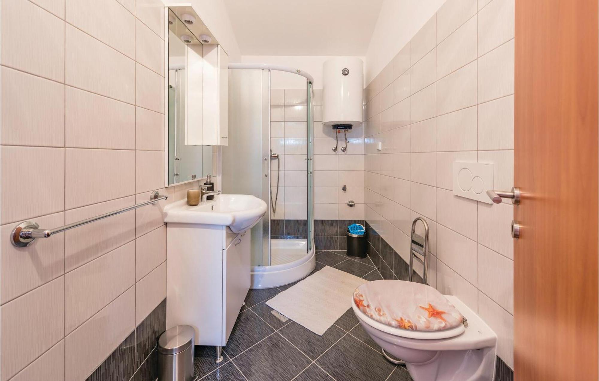 Awesome Home In Zminj With Wifi Dış mekan fotoğraf