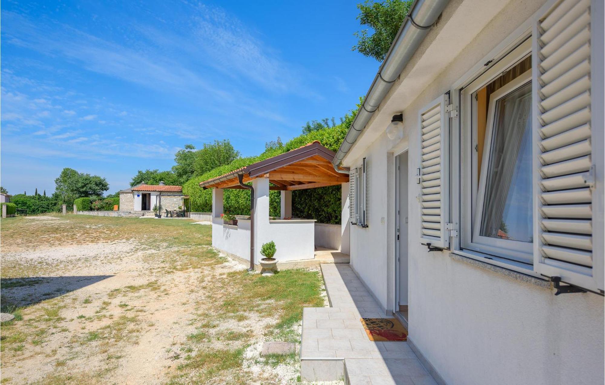 Awesome Home In Zminj With Wifi Dış mekan fotoğraf