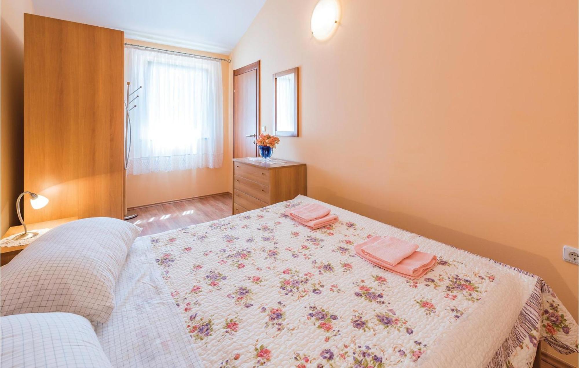 Awesome Home In Zminj With Wifi Dış mekan fotoğraf